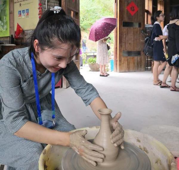 “青春飞扬”号龙泉问瓷炼剑