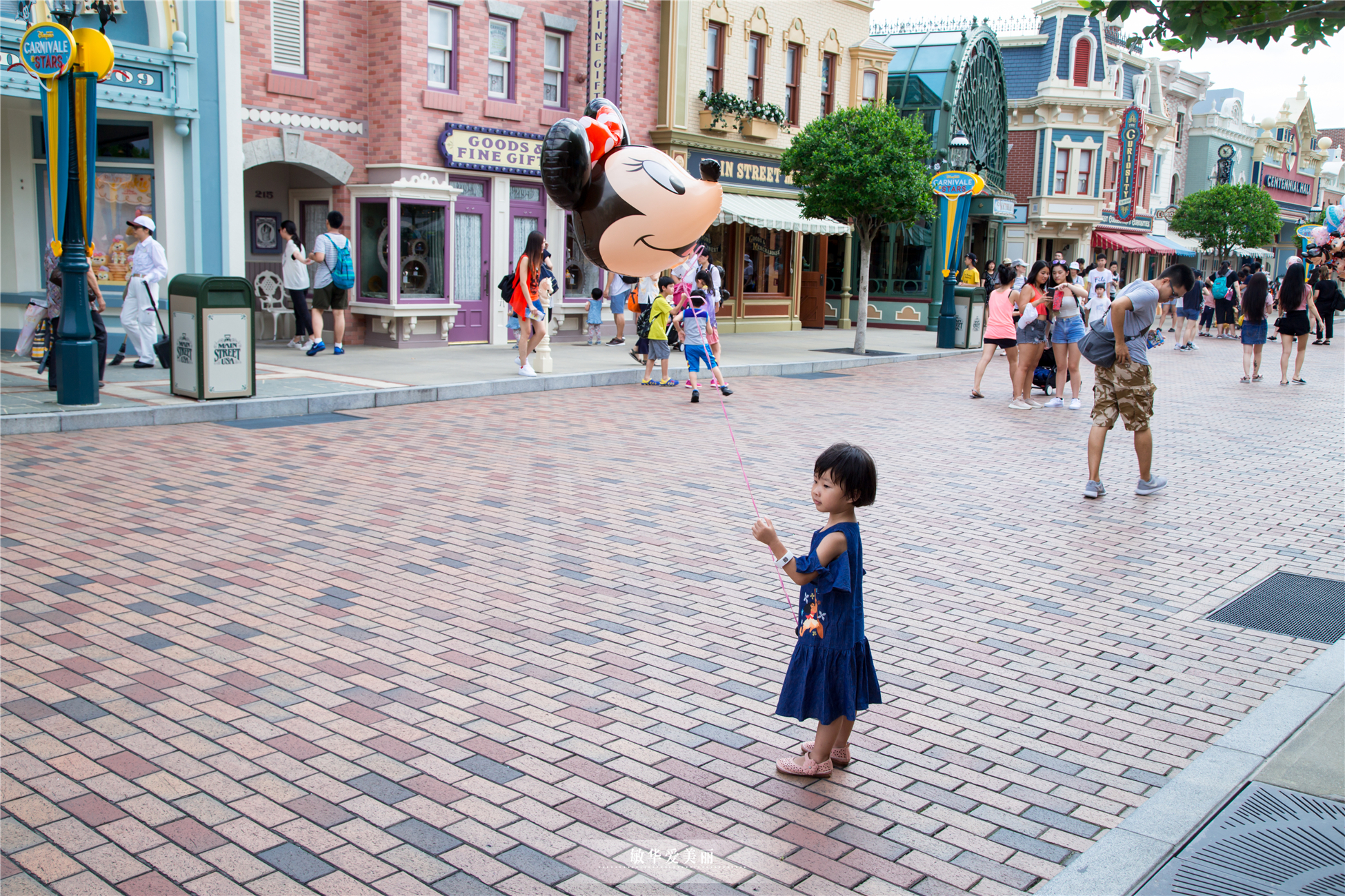 香港迪士尼门票深港联游,香港迪士尼2大1小亲子当日套票