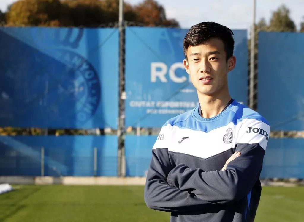 OK！签约西甲球队！西咸新区秦汉新城足球小将！真棒！