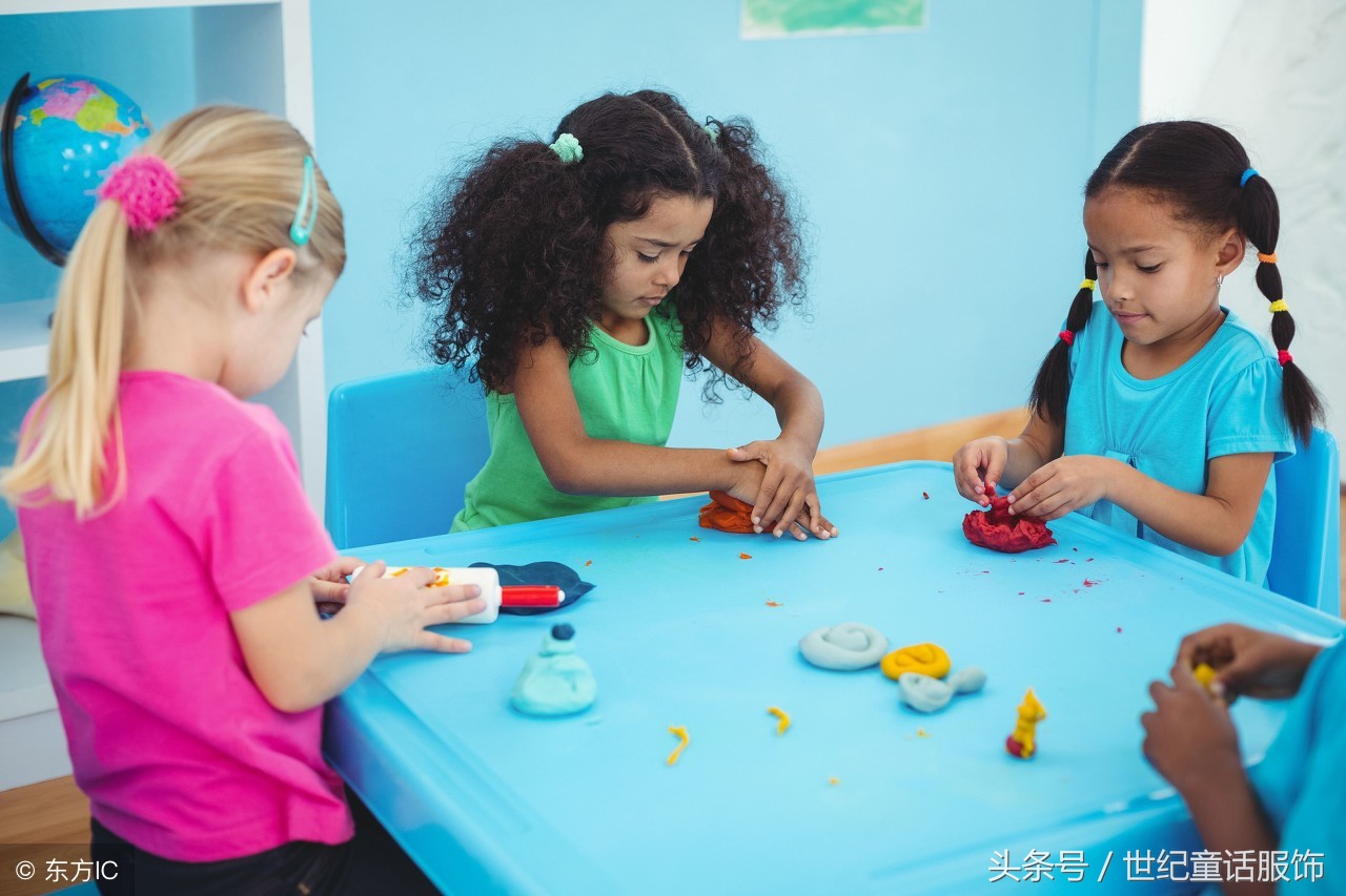 新手小白开童装店注意风险,新手开童装店自己拿货还是加盟好