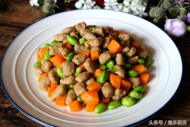 芹菜炒毛豆豆干的做法大全视频,鸡胸肉炒毛豆胡萝卜的家常做法