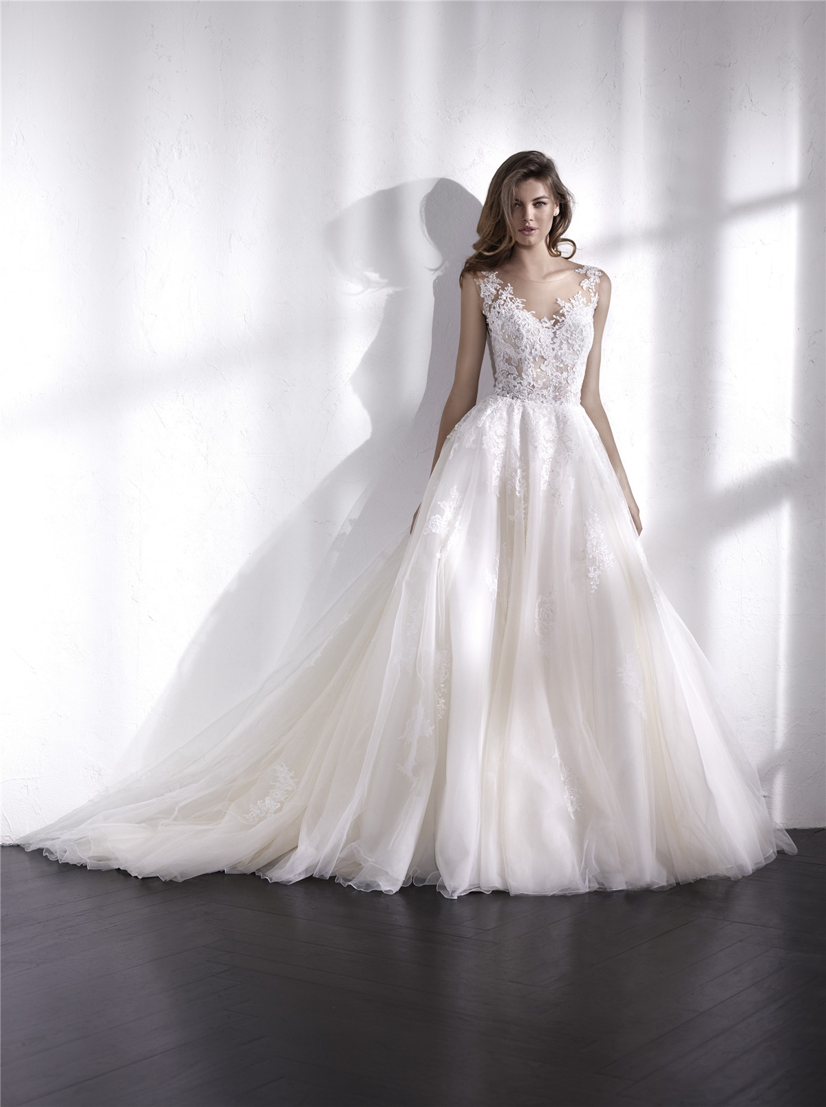 深圳定制婚纱礼服店,深圳婚纱礼服馆