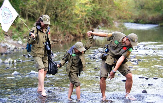 让孩子用脚步去丈量世界,让孩子拥有更宽阔的世界