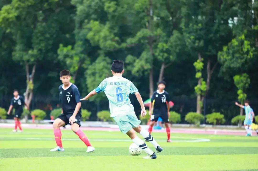 学校足球队毫无悬念夺冠,2019江苏省省长杯足球比赛高中组