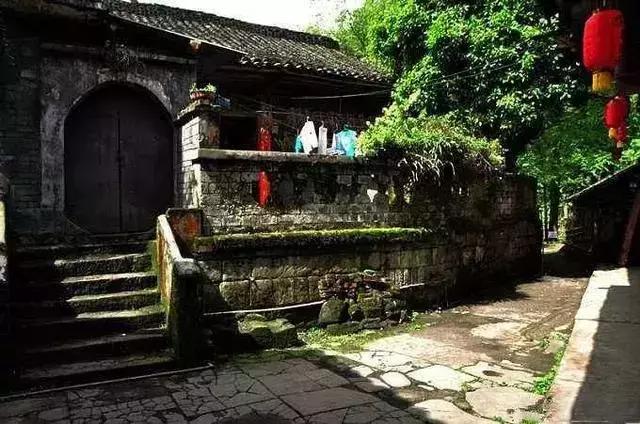 离乐山比较近的风景区,离乐山最近的古镇