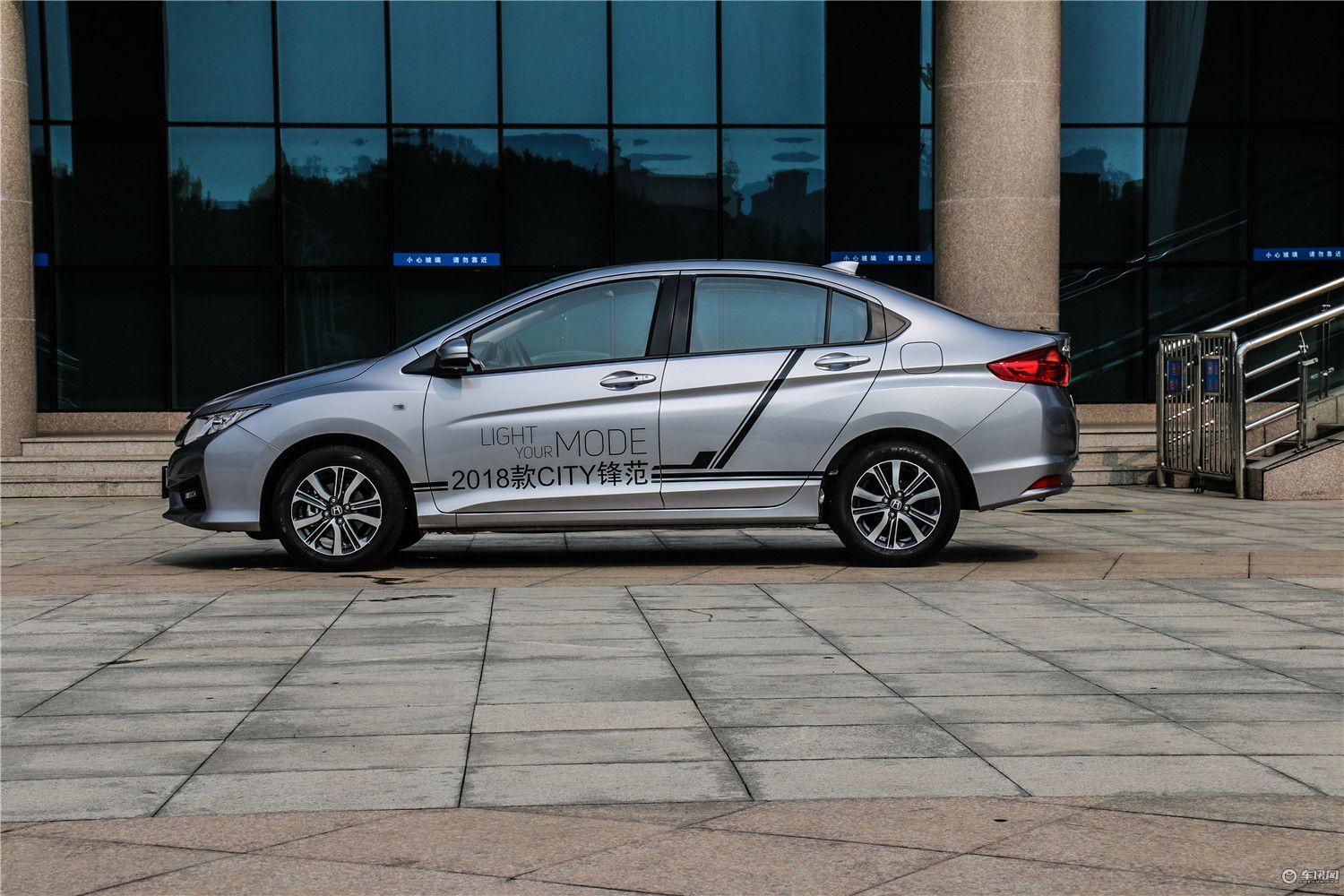 给媳妇买辆车代步用,适合给媳妇买的车