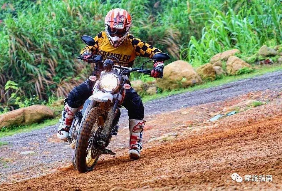 大排摩托车过弯技巧,摩托车大排量下坡和上坡技巧