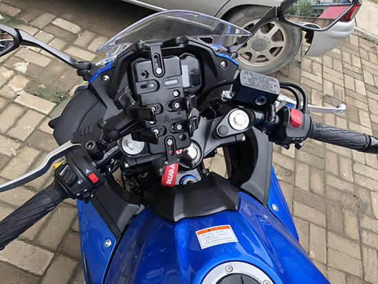 天津市哪有卖豪爵铃木gsx250r的,春风摩托250sr和豪爵铃木gsx250r