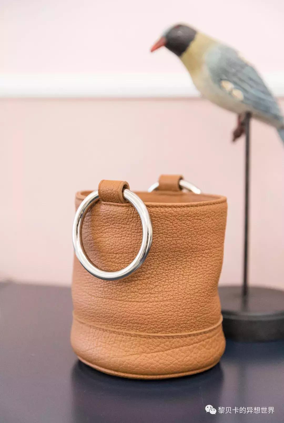 普通人怎么选择的包包又不撞大牌,好看的包包总是买不够