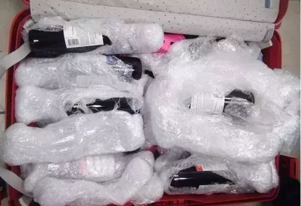 为爱情贩毒的女孩,为了毒品女孩放弃了自己