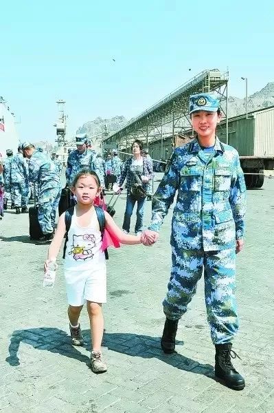 向所有中国军人军属致敬,致敬军人致敬军属