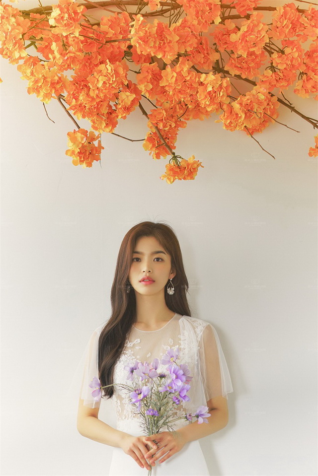 韩国济州岛拍婚纱照花墙,青岛油画墙婚纱照