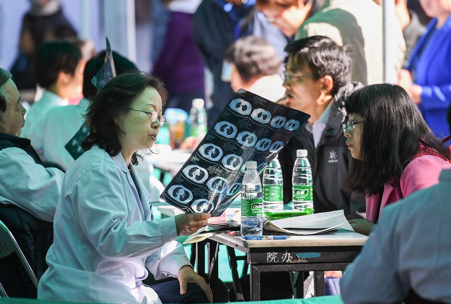 到美国治癌症，去韩国整容，出国看病要小心哪些“套路”？