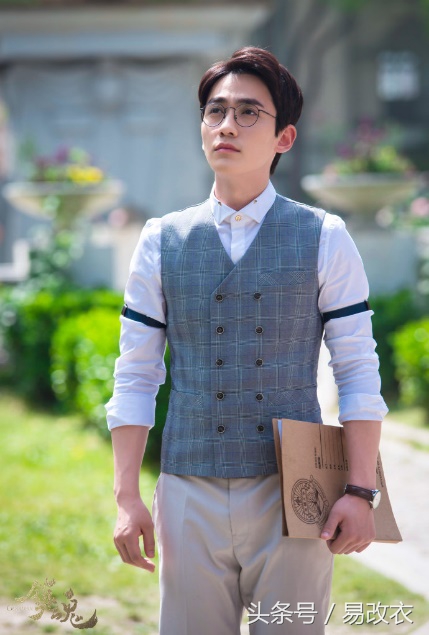 西服马甲太大如何修改,西服去领子改马甲