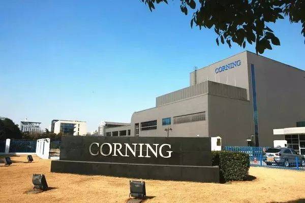 光纤通信简史,光纤材料发展历史