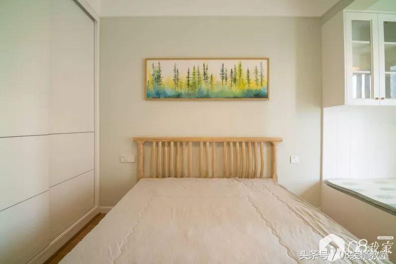 敲掉墙上柜子,敲了卧室墙体做柜子省空间隔音差