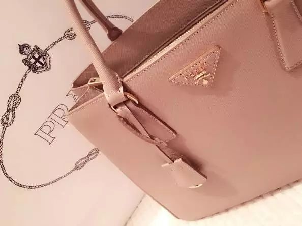 怎么买奢侈品包包比较靠谱 (新手买奢侈品包包应该买哪种)