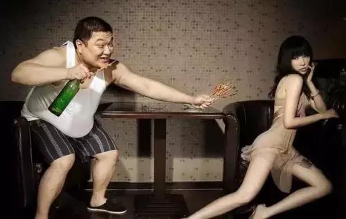 我给转业兵妹妹找了份月薪三万的工作，她却差点打死我