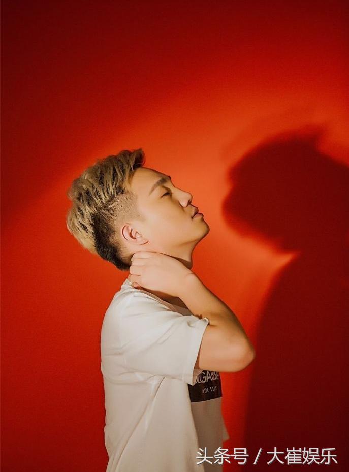 YY主播被封的背后是两个神豪的暗战，一个硬气回绝，一个生气退网