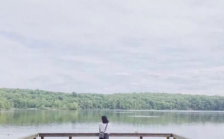 出去旅游穿什么好看又时尚,最美的度假穿搭跟着穿美翻