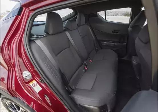 探歌suv和其他suv对比,全新探歌在suv领域大放异彩