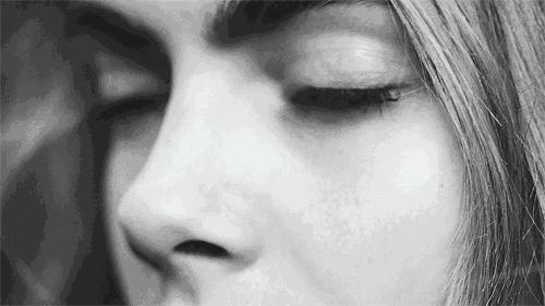 睫毛进入疯长期,睫毛什么时候会疯长