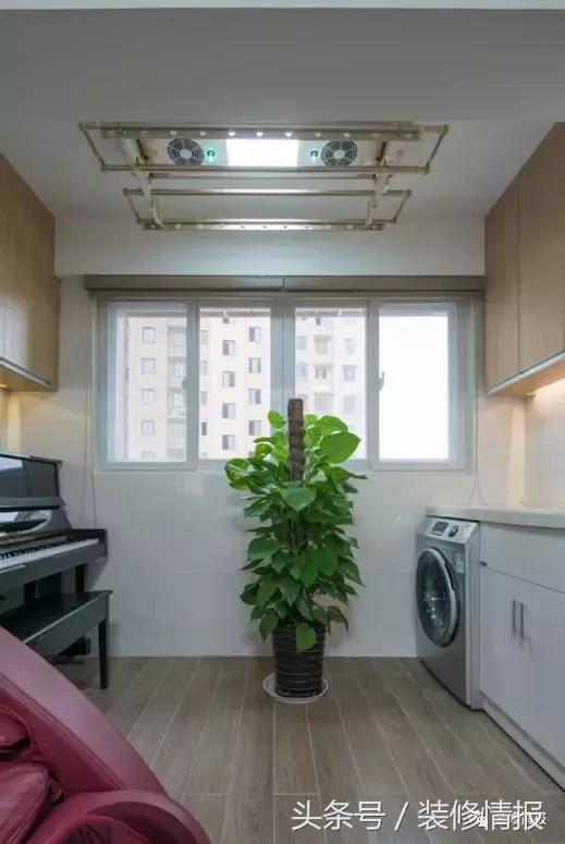 全封闭阳台怎么晾衣？他们家完全不担心