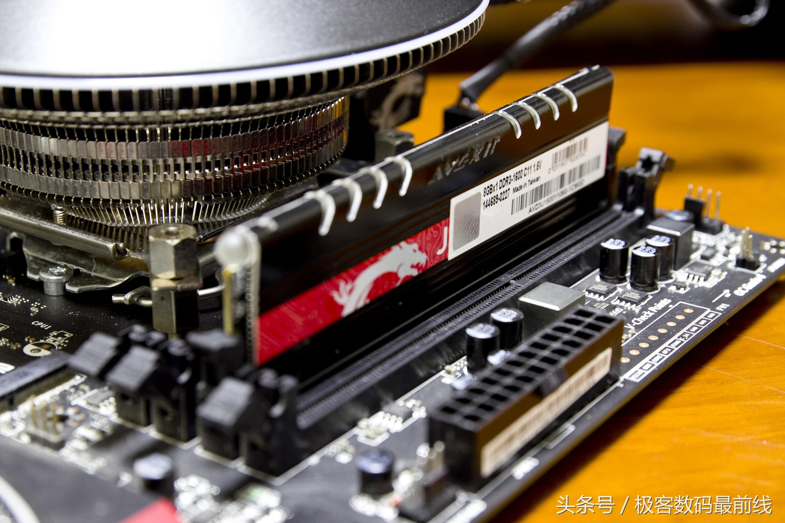 联力双子座幻彩和rgb的区别,联力双子座幻彩