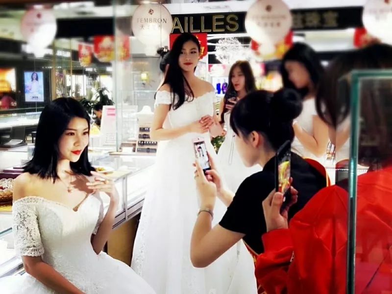 情定七夕鹊桥相会活动,情定七夕见证爱情演出