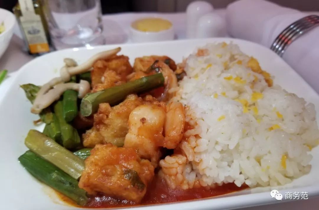 阿联酋航空豪华经济舱体验,阿联酋航空奢华