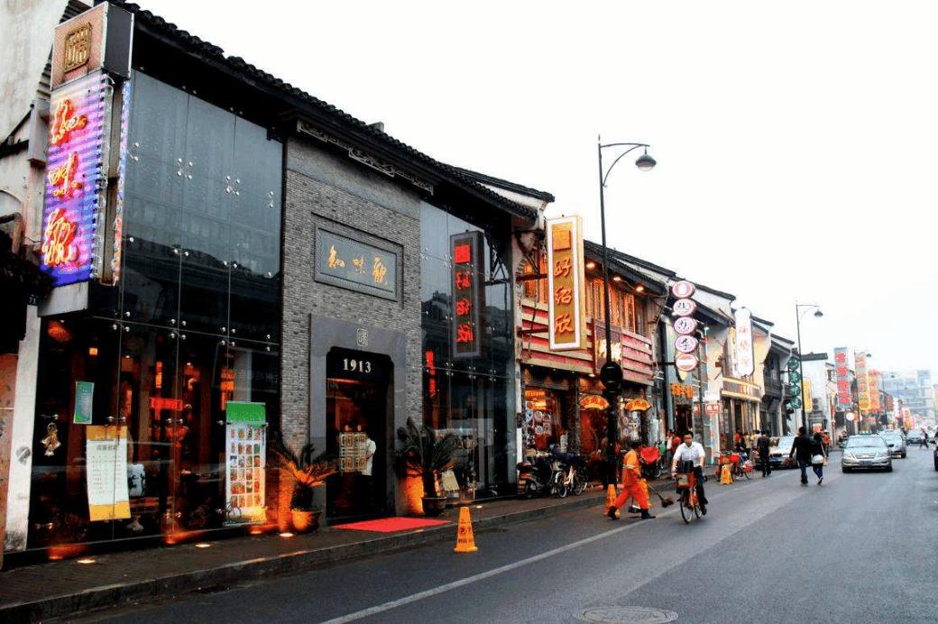 杭州河坊街步行街人多吗,杭州河坊街人流量