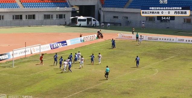 业余足球赛如火如荼,业余联赛点球大战罚丢点球