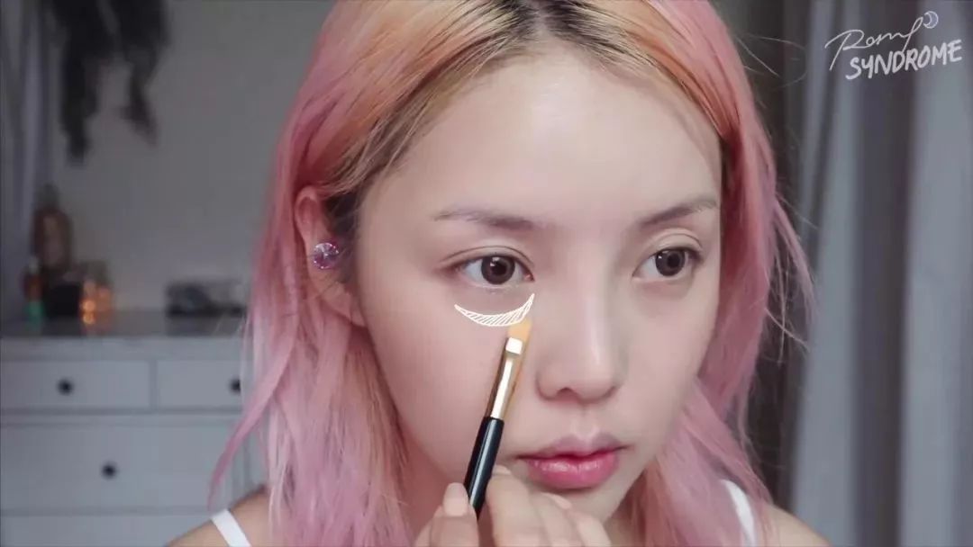 pony推荐精致眼妆,pony化妆技巧视频