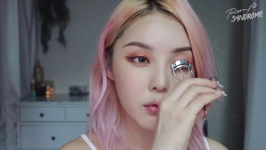 pony推荐精致眼妆,pony化妆技巧视频