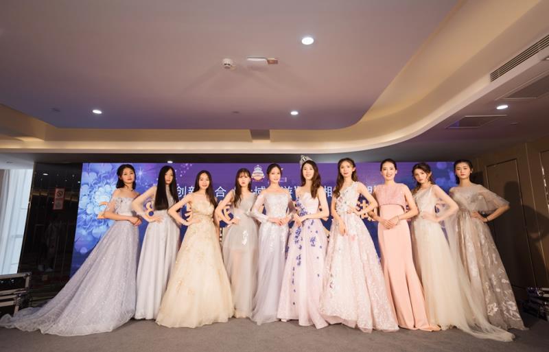 周倩厦门,周倩央视主持人