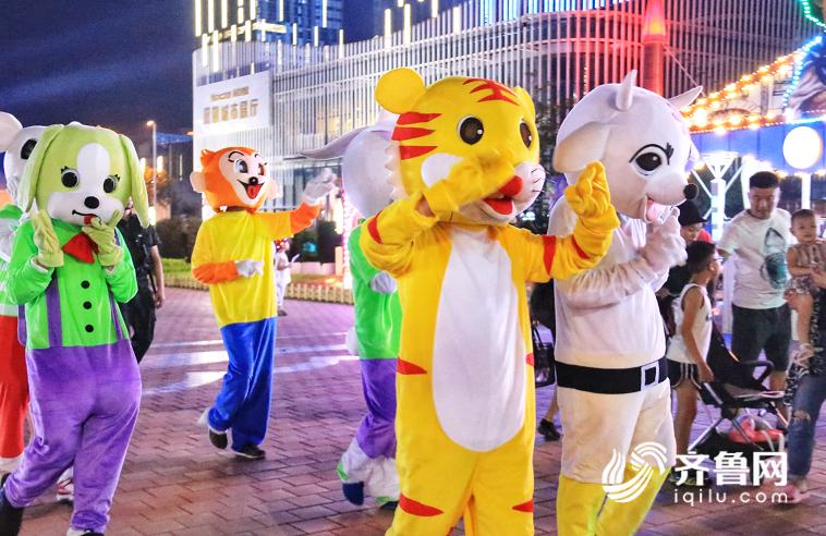 青岛啤酒节敲鼓,青岛啤酒节艺术巡游