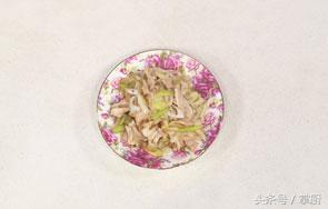 东北葱爆牛肉的正确做法,老东北美食葱爆肉片