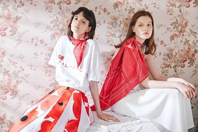 一条丝巾，省下90%的购衣钱