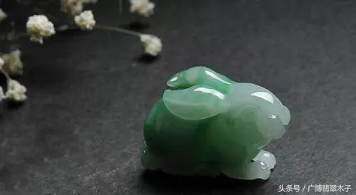 2024年十二生肖最适合戴的玉石,十二属相适合佩戴的翡翠题材