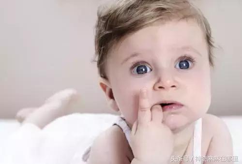 怎么知道宝宝近视远视,宝宝眼睛一大一小是不是近视了