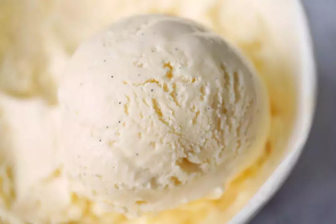 冰淇淋是冰的吃了没有热量 (冰淇淋没有热量因为它是冷的奶茶)