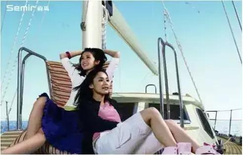 时下年轻人喜爱的潮牌有哪些,年轻人现在穿的潮牌有哪些