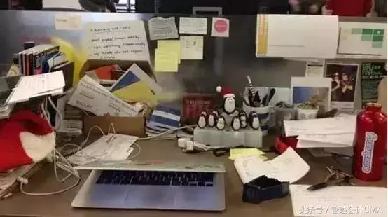 财务人员为何效率高,财务人员的办公桌很乱吗