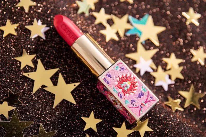 张天爱戚薇起床视频,张天爱素颜很漂亮