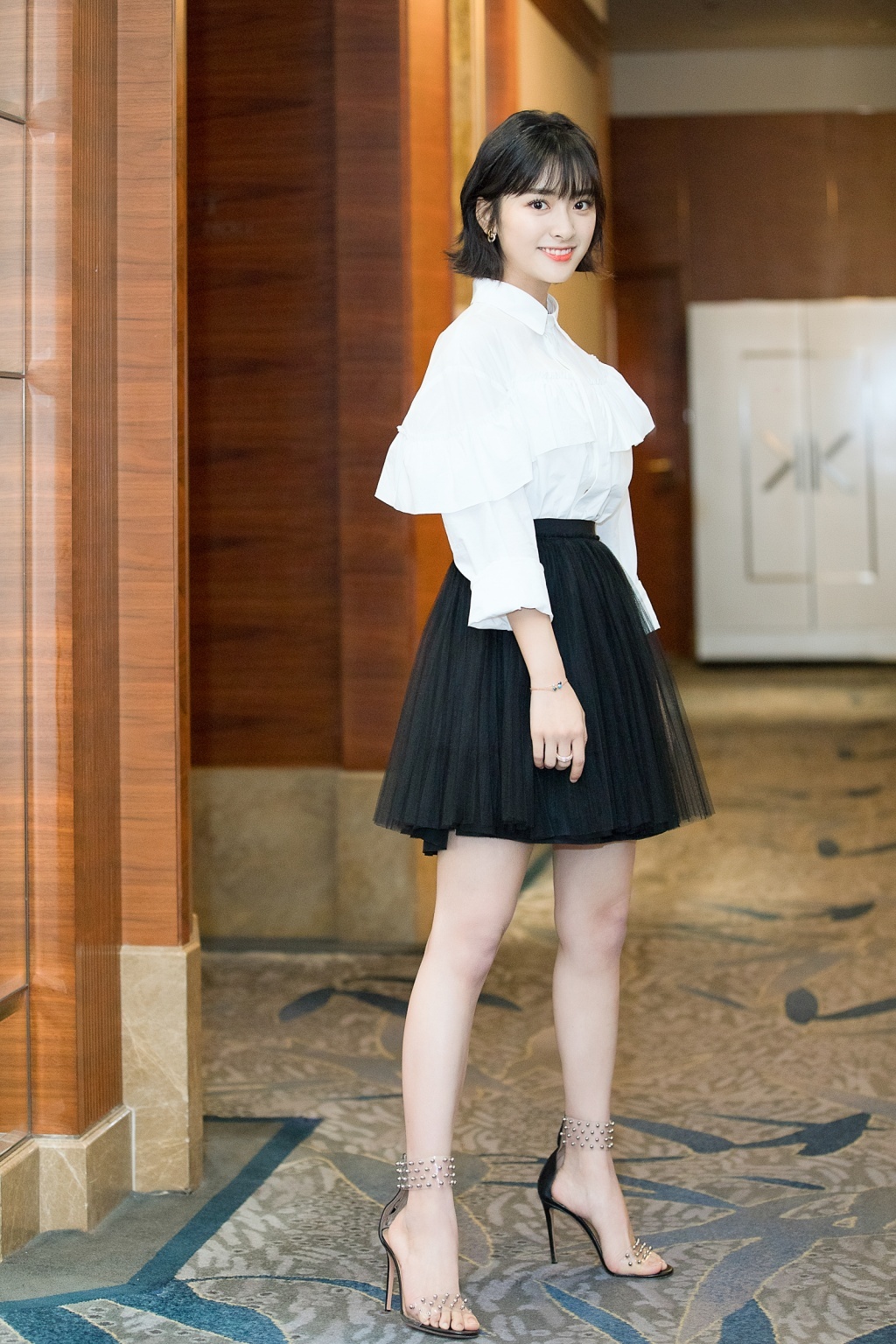 个子矮腿又粗穿什么裤子,个子矮腿短又粗