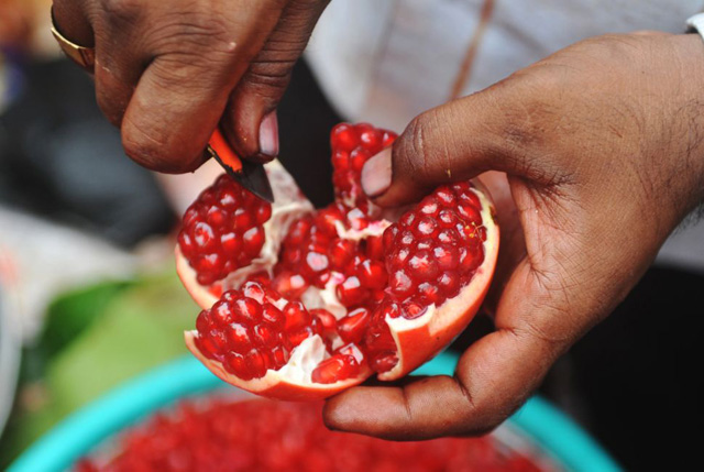 立秋之后女孩天天吃石榴，半个月后，身体发生惊喜的改变