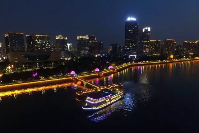 七夕撒狗粮的浪漫惊喜,七夕撒狗粮