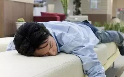 口腔溃疡上火咽喉炎吃啥药,上火了喉咙痛吃感冒药有用吗