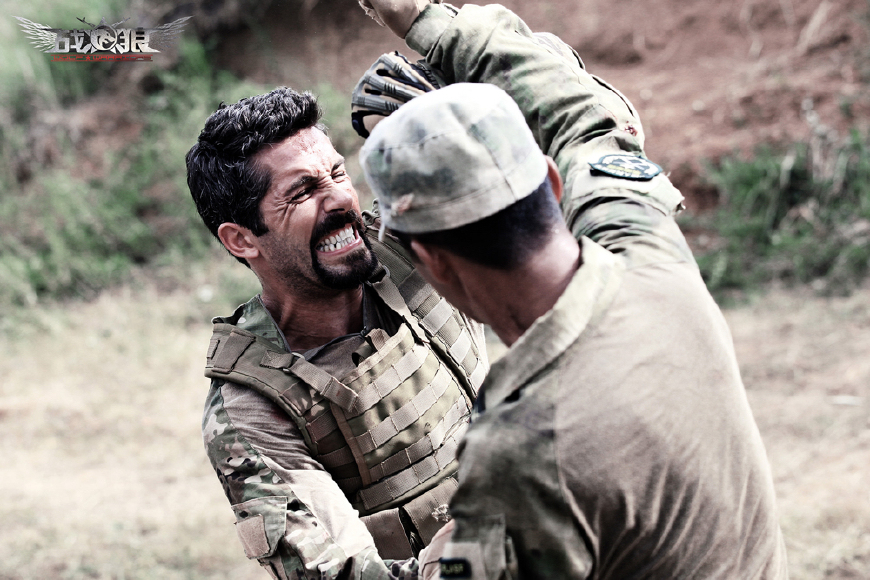 战狼吴京2免费观看完整版,吴京最新热映大片战狼2精彩片段