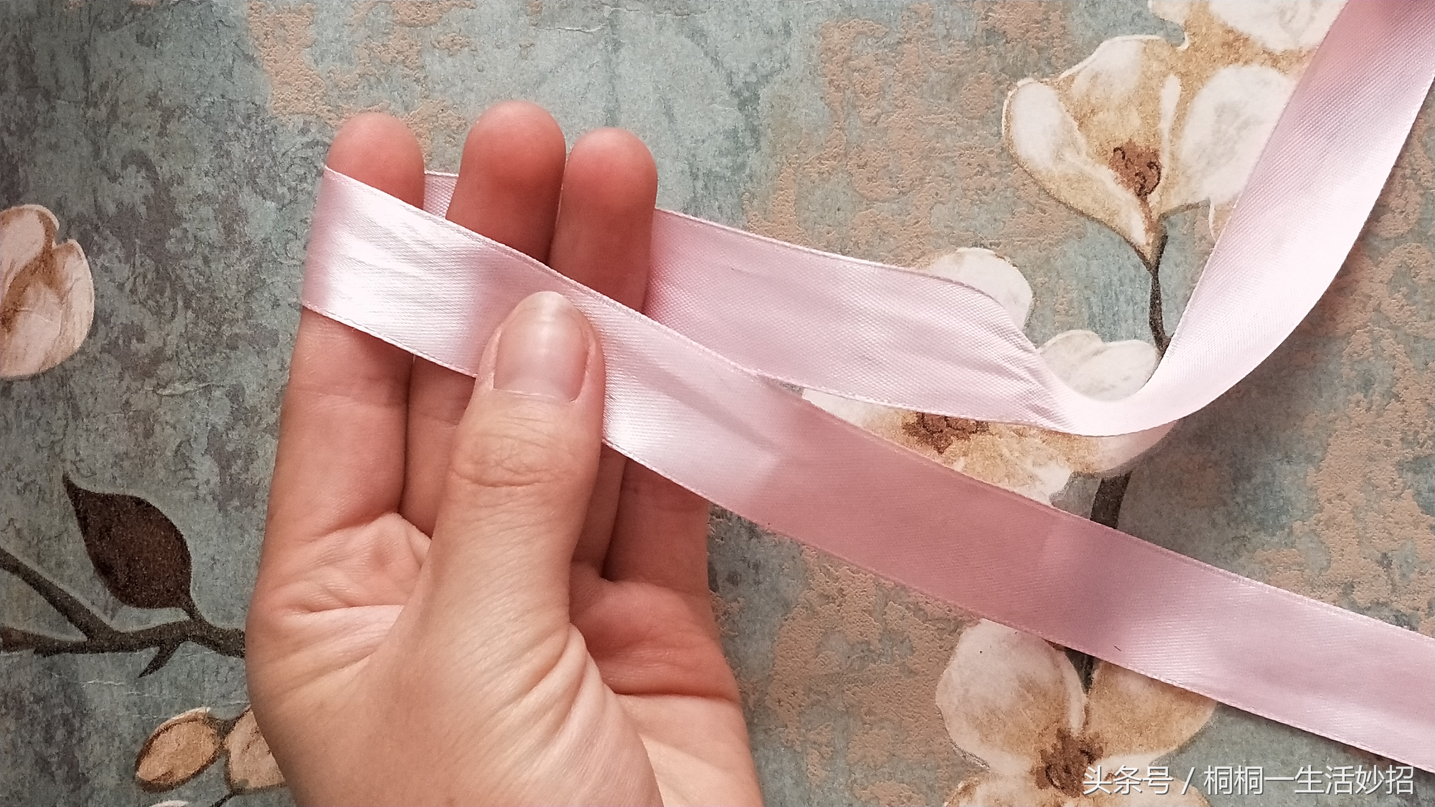 蝴蝶结系法教程慢动作连衣裙,夏季裙子蝴蝶结的系法视频教程